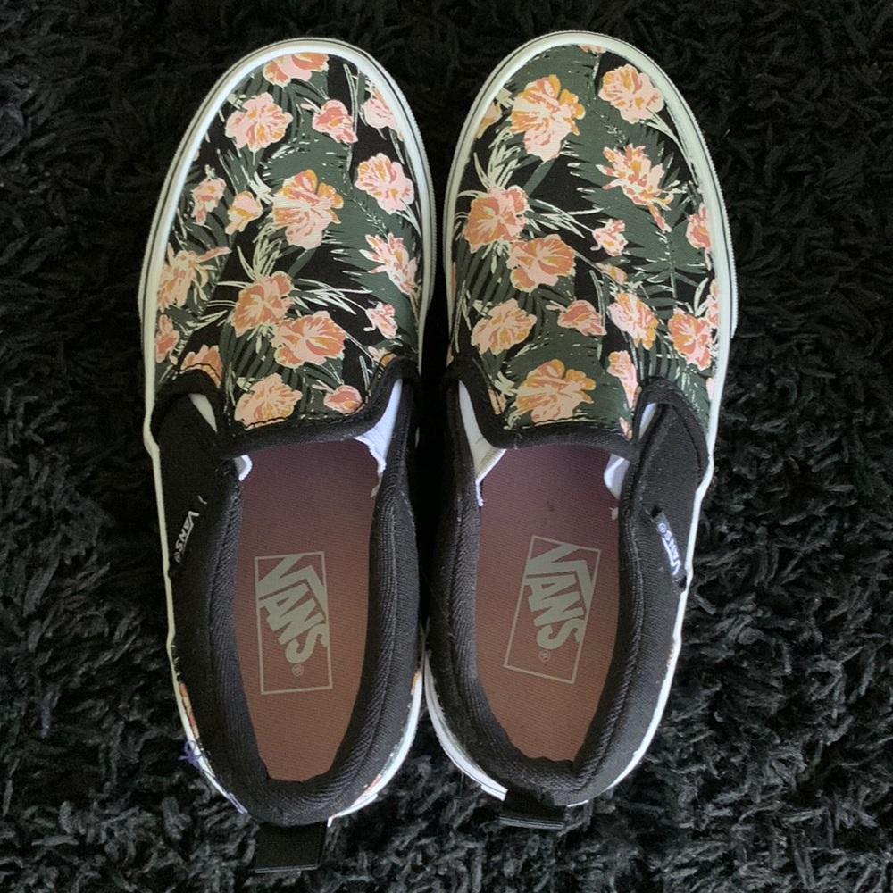 Brand new girls vans size 2